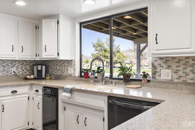 30001 Jamaica Dunes Drive, Tehachapi, CA 93561