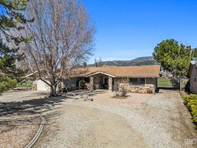 30001 Jamaica Dunes Drive, Tehachapi, CA 93561