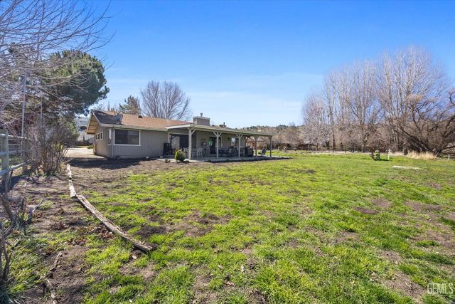30001 Jamaica Dunes Drive, Tehachapi, CA 93561