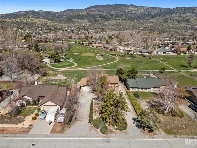 30001 Jamaica Dunes Drive, Tehachapi, CA 93561