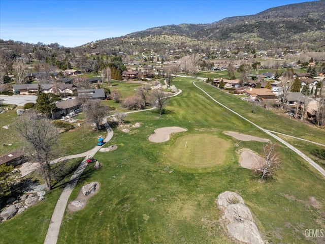 30001 Jamaica Dunes Drive, Tehachapi, CA 93561