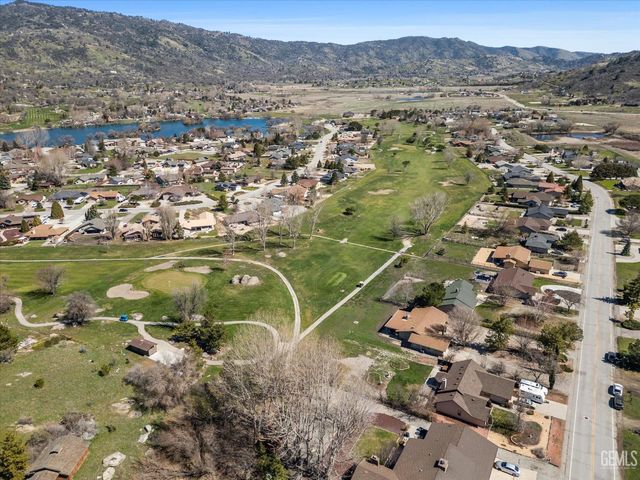 30001 Jamaica Dunes Drive, Tehachapi, CA 93561