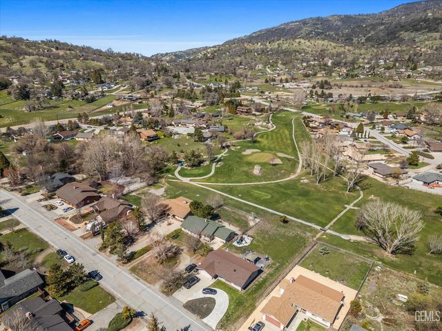 30001 Jamaica Dunes Drive, Tehachapi, CA 93561