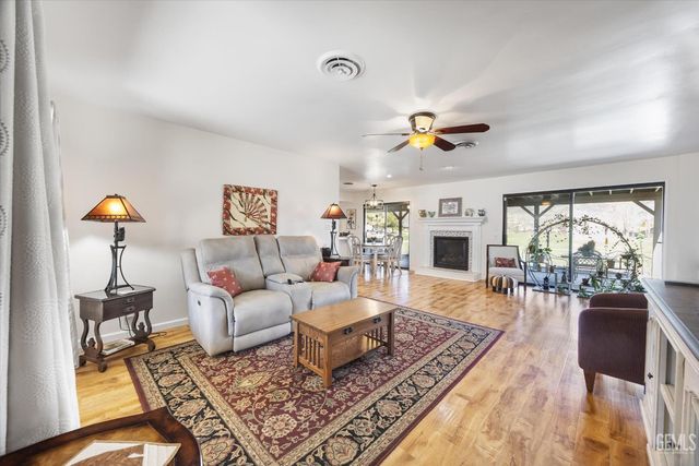 30001 Jamaica Dunes Drive, Tehachapi, CA 93561