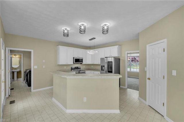 101 Woodhaven DR, Suffolk, VA 23435
