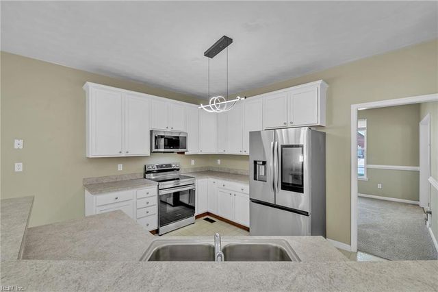 101 Woodhaven DR, Suffolk, VA 23435