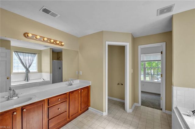 101 Woodhaven DR, Suffolk, VA 23435