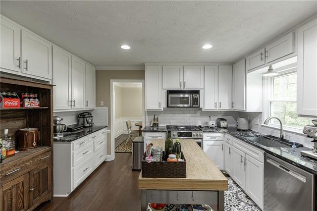 3236 Classic Drive, Snellville, GA 30078