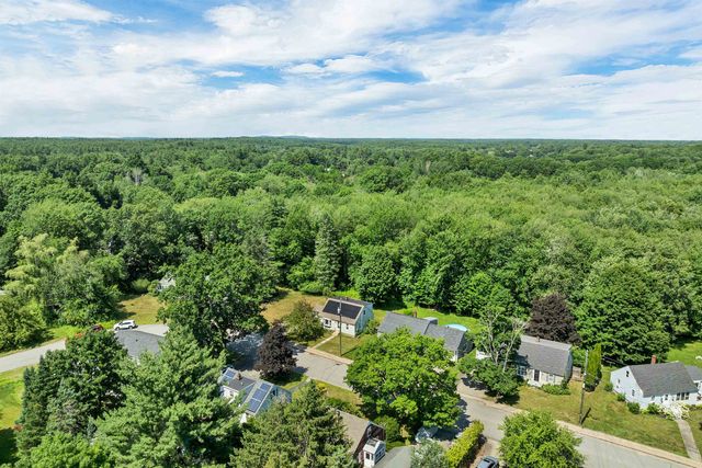 20 Maplecrest Street, Newmarket, NH 03857