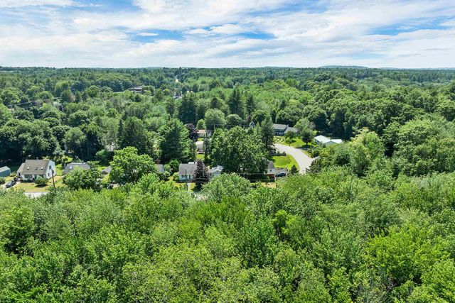 20 Maplecrest Street, Newmarket, NH 03857
