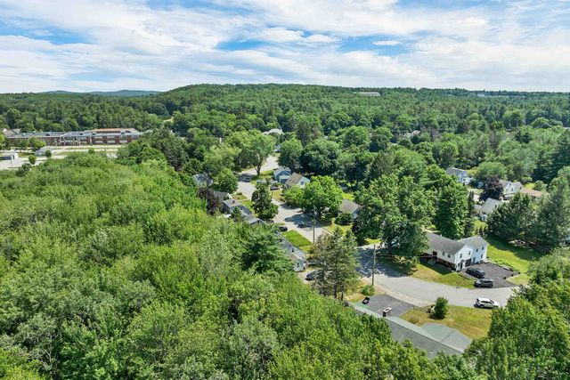 20 Maplecrest Street, Newmarket, NH 03857