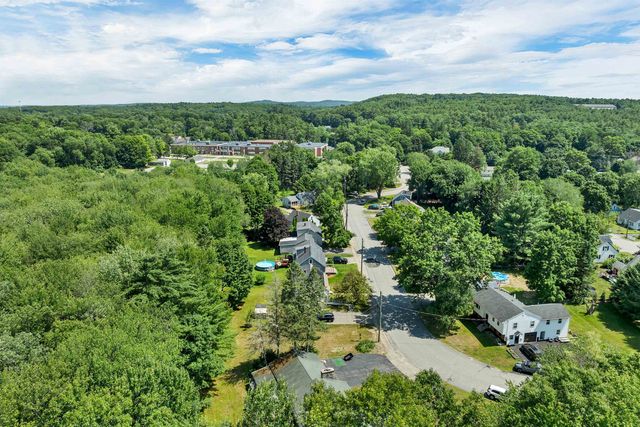 20 Maplecrest Street, Newmarket, NH 03857