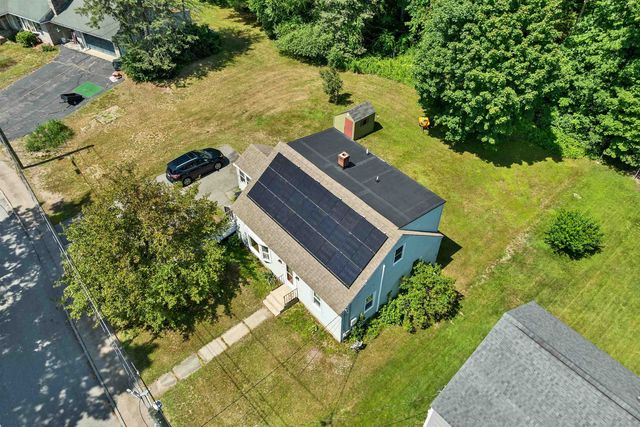 20 Maplecrest Street, Newmarket, NH 03857