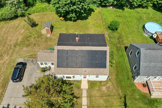 20 Maplecrest Street, Newmarket, NH 03857