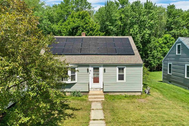 20 Maplecrest Street, Newmarket, NH 03857
