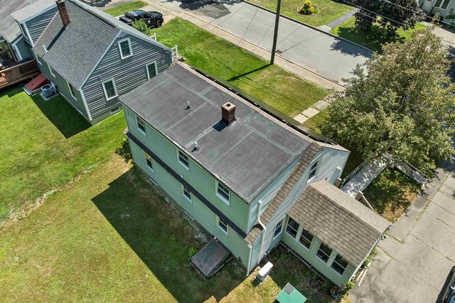 20 Maplecrest Street, Newmarket, NH 03857
