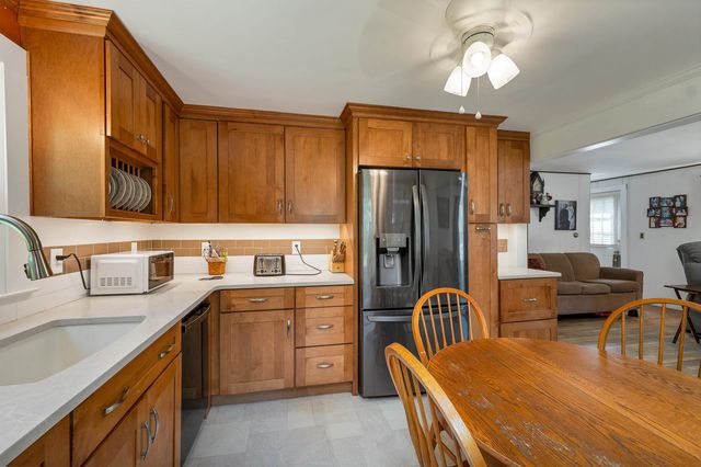 20 Maplecrest Street, Newmarket, NH 03857