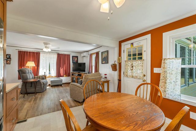 20 Maplecrest Street, Newmarket, NH 03857