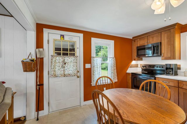 20 Maplecrest Street, Newmarket, NH 03857