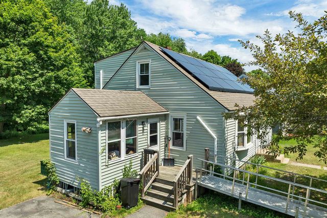 20 Maplecrest Street, Newmarket, NH 03857