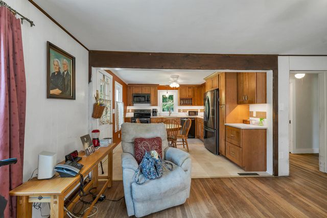 20 Maplecrest Street, Newmarket, NH 03857