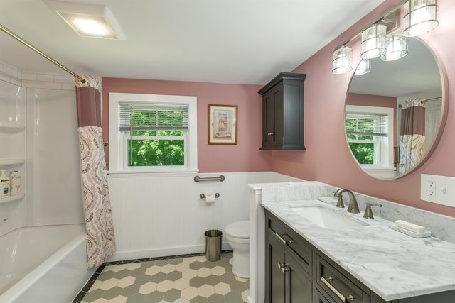 20 Maplecrest Street, Newmarket, NH 03857