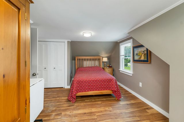 20 Maplecrest Street, Newmarket, NH 03857