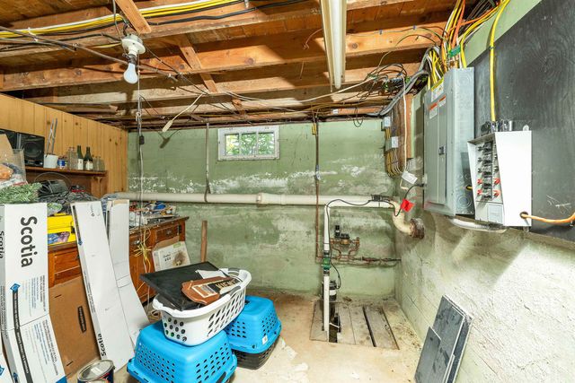 20 Maplecrest Street, Newmarket, NH 03857