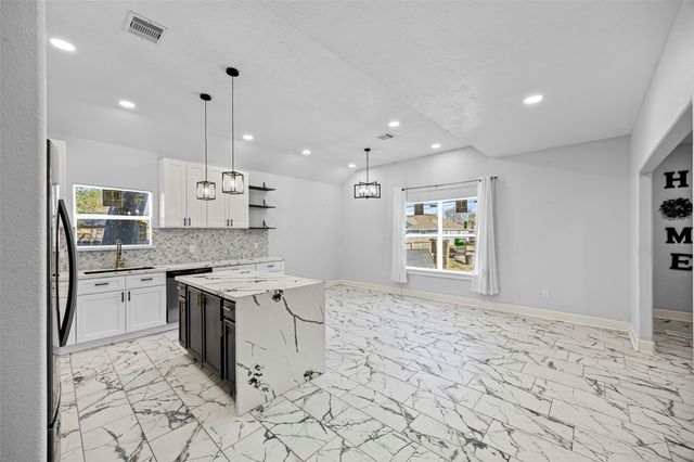 8824 Leander Street, Houston, TX 77012
