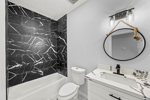 8824 Leander Street, Houston, TX 77012