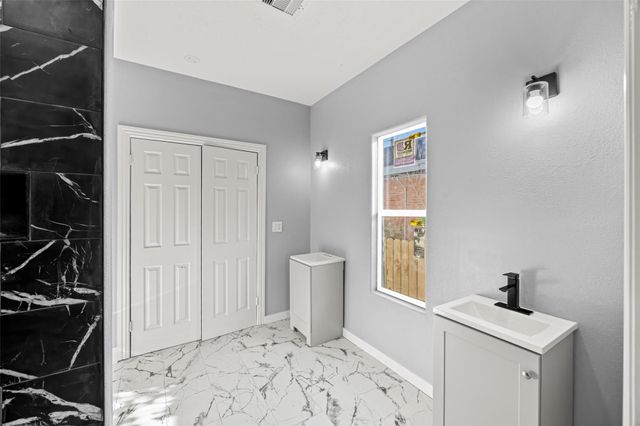 8824 Leander Street, Houston, TX 77012