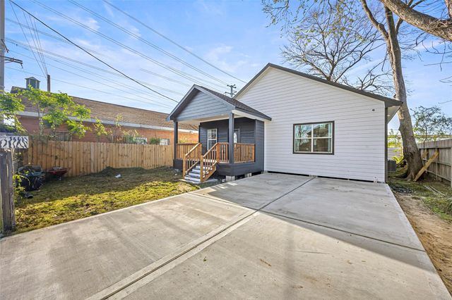 8824 Leander Street, Houston, TX 77012