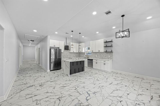 8824 Leander Street, Houston, TX 77012