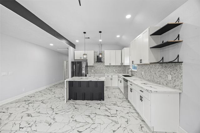8824 Leander Street, Houston, TX 77012