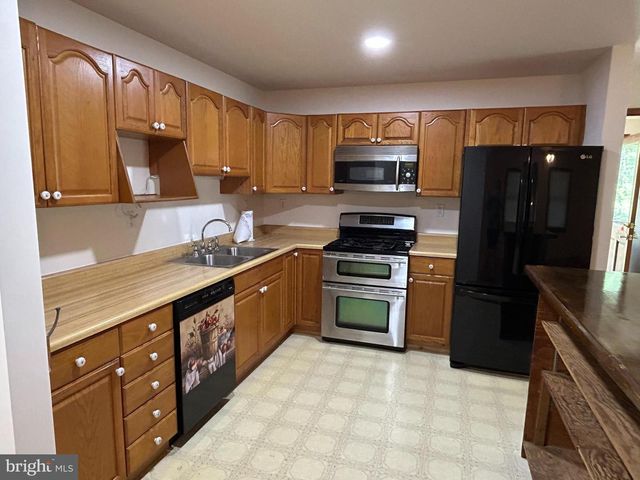 830 WESTERN LN, Front Royal, VA 22630