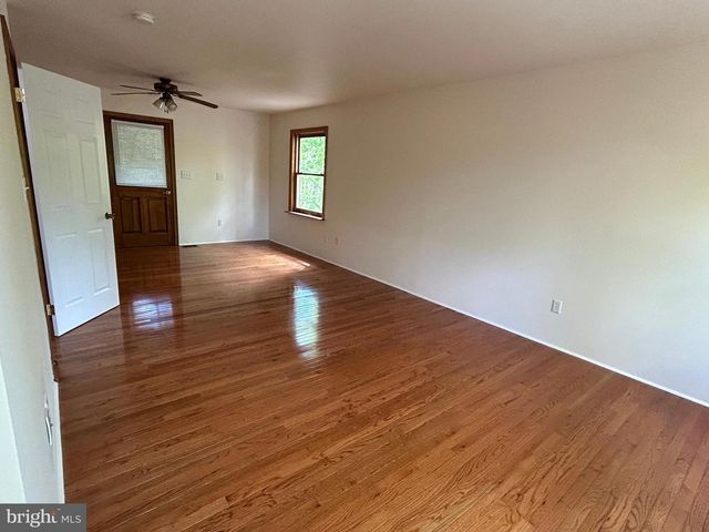 830 WESTERN LN, Front Royal, VA 22630