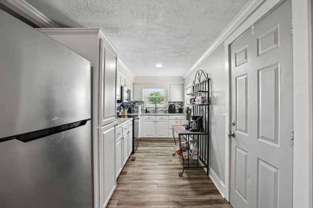 1466 Bible Crossing Rd, Winchester, TN 37398
