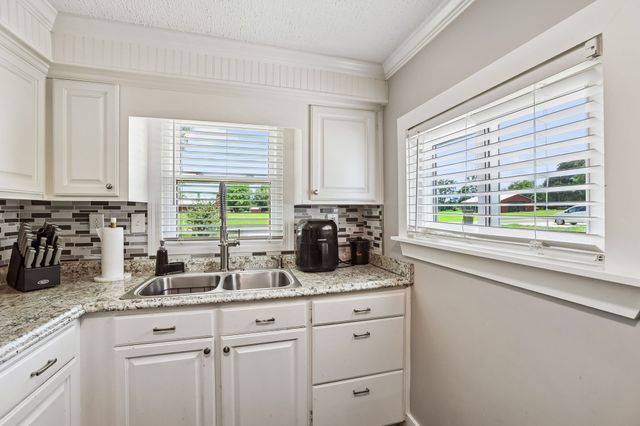 1466 Bible Crossing Rd, Winchester, TN 37398