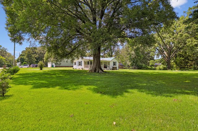 1466 Bible Crossing Rd, Winchester, TN 37398