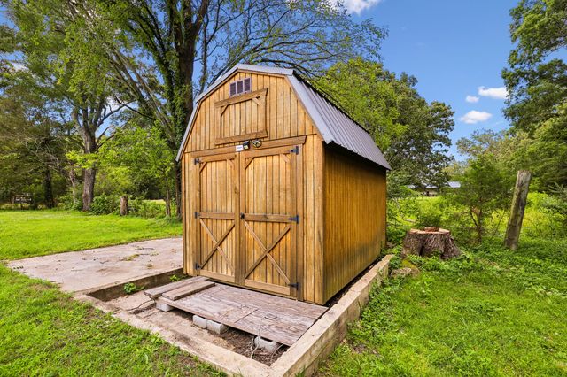 1466 Bible Crossing Rd, Winchester, TN 37398