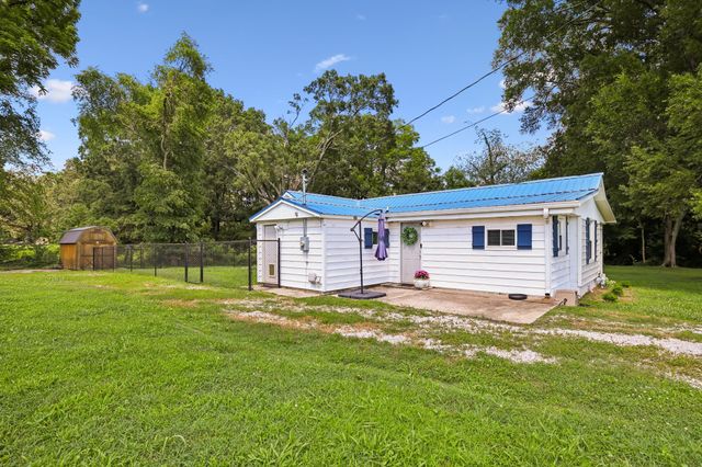 1466 Bible Crossing Rd, Winchester, TN 37398