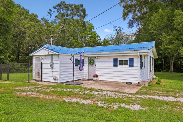 1466 Bible Crossing Rd, Winchester, TN 37398
