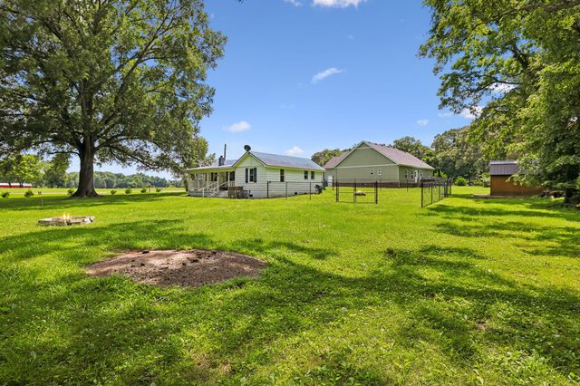 1466 Bible Crossing Rd, Winchester, TN 37398