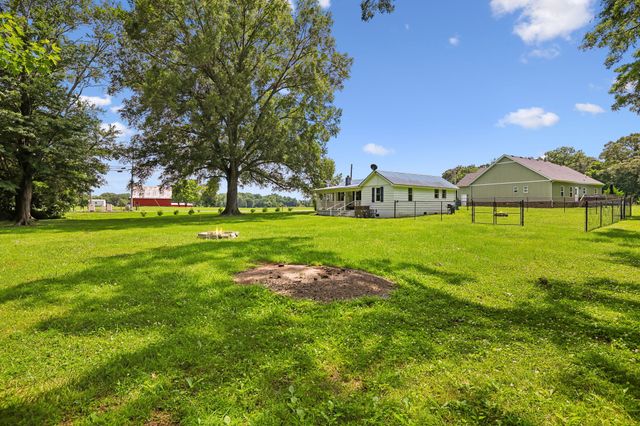 1466 Bible Crossing Rd, Winchester, TN 37398