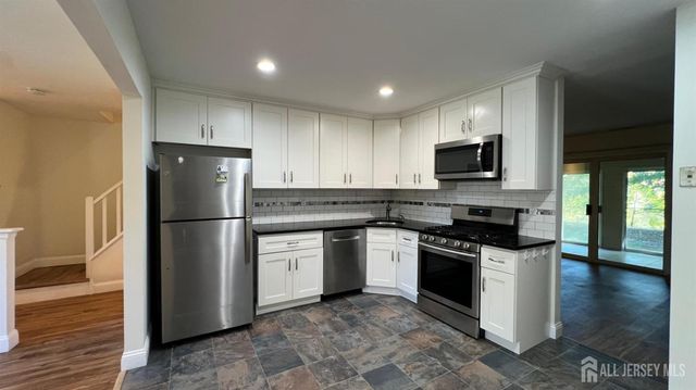 288 Constitution Circle, North Brunswick, NJ 08902