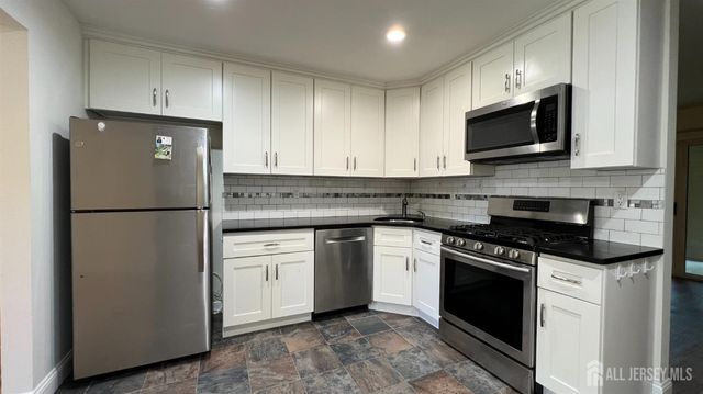 288 Constitution Circle, North Brunswick, NJ 08902