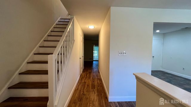 288 Constitution Circle, North Brunswick, NJ 08902