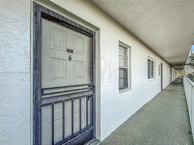 2228 N Cypress Bend Dr 303, Pompano Beach, FL 33069