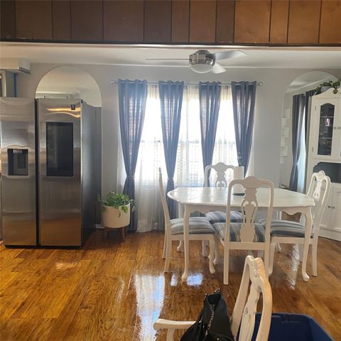 123 Lone Oak Drive, Highlands, TX 77562