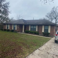 123 Lone Oak Drive, Highlands, TX 77562